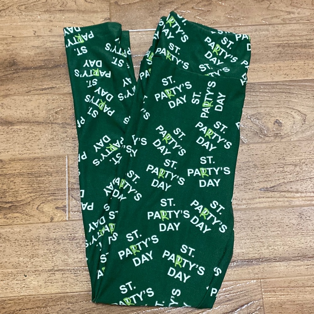 2/$12 item, LuLaRoe one size St. Party’s/Patty’s Day leggings